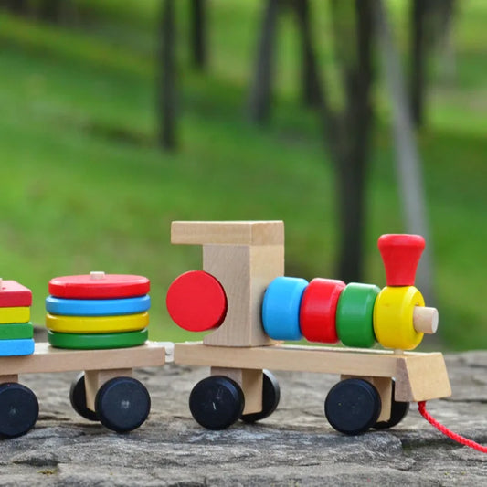 Tren de Madera + Figuras Apilables